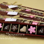 souvenir coklat isi 8 pcs nuansa maroon