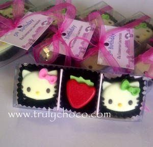 souvenir ulang tahun hello kitty strawberry